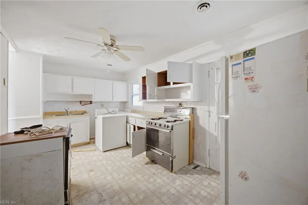 1003 Rollins CIR, HAMPTON VA 23663 thumb 9