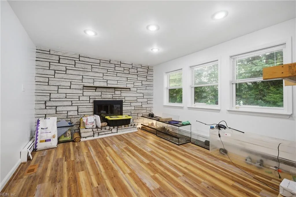 616 Powhatan PW, HAMPTON VA 23661 thumb 11