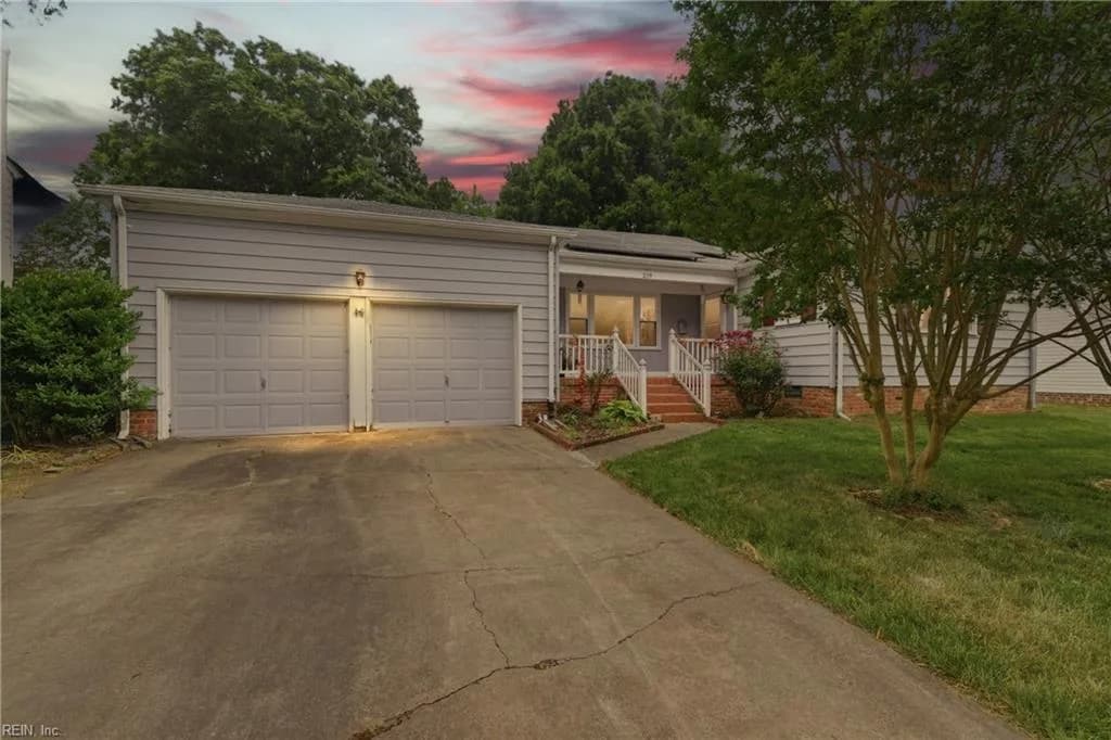219 Saddler DR, NEWPORT NEWS VA 23608 - Main photo