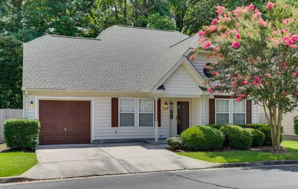 1133 Lady Ashley DR, CHESAPEAKE VA 23320 - Main photo