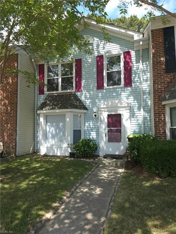304 Arabian CIR, YORKTOWN VA 23693 - Photo 2