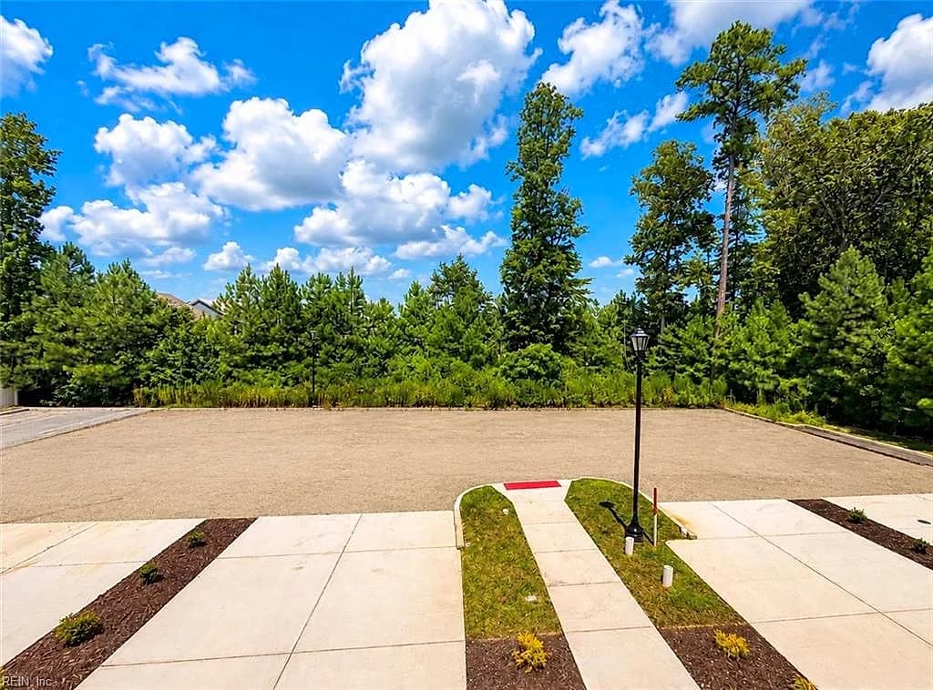 619 Commonwealth DR, YORKTOWN VA 23693 - Photo 5