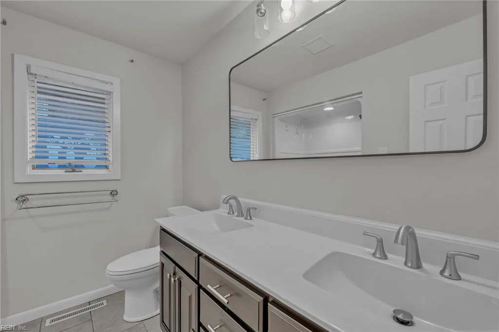 237 James River DR, NEWPORTNEWS VA 23601 thumb 12