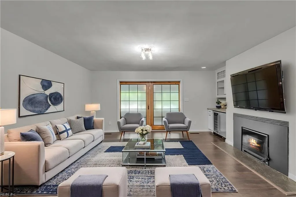 237 James River DR, NEWPORTNEWS VA 23601 thumb 6