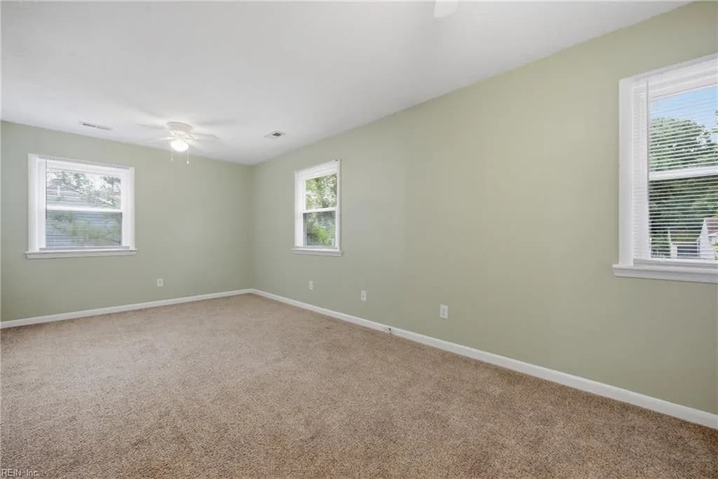 218 Collins DR, NEWPORT NEWS VA 23601 thumb 12