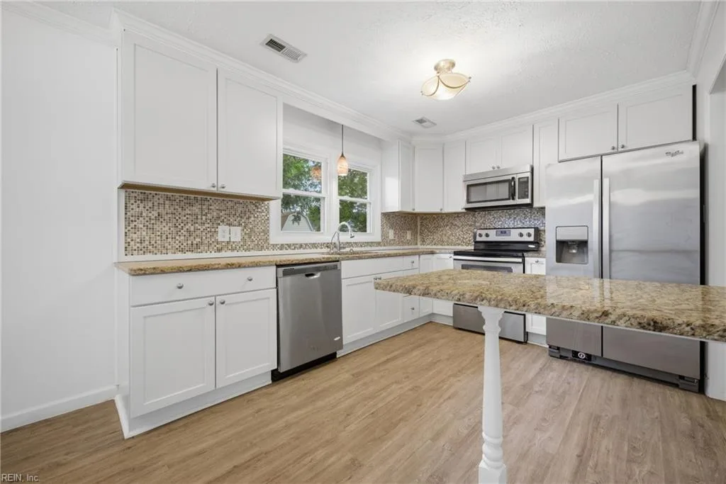 218 Collins DR, NEWPORT NEWS VA 23601 thumb 8