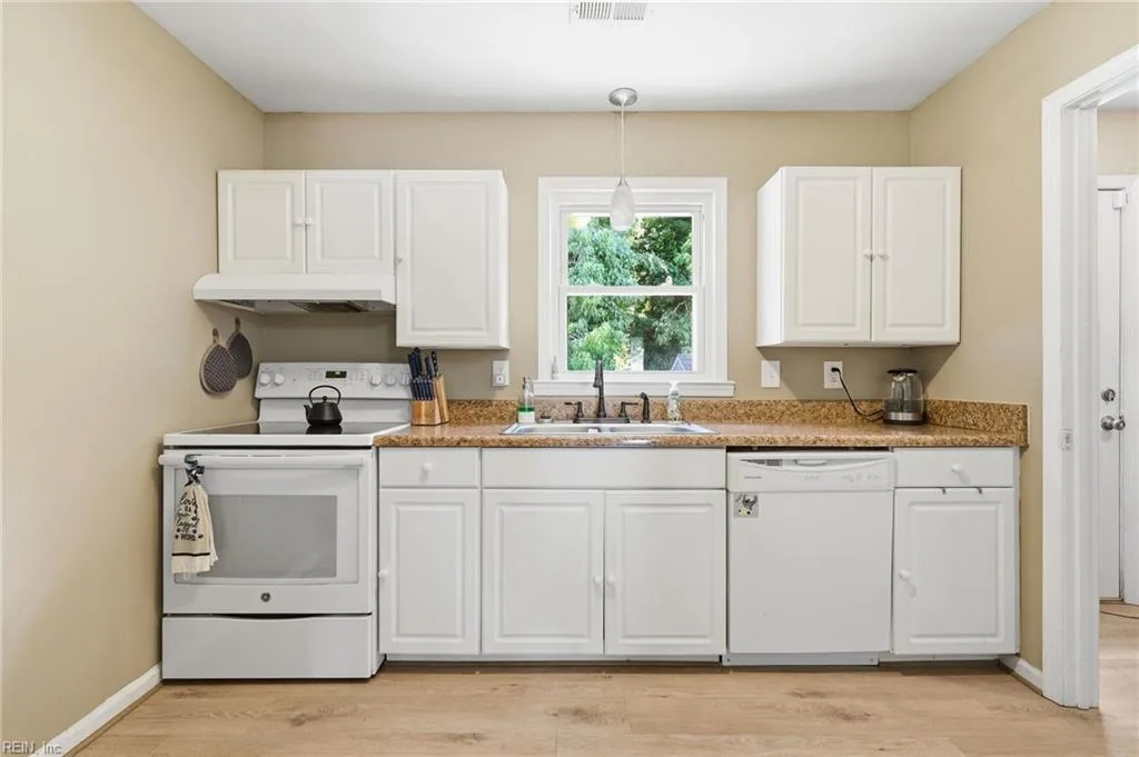 25 Rendon DR, HAMPTON VA 23666 thumb 11