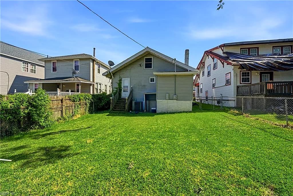 2818 Marlboro AVE, NORFOLK VA 23505 - Photo 4