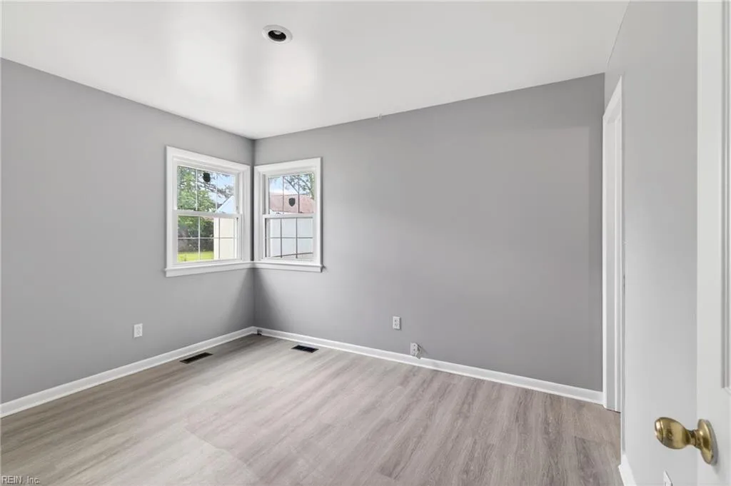 710 S Fallon CT, HAMPTON VA 23661 thumb 11