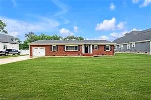 525 Dove DR, CHESAPEAKE VA 23322 - Main photo