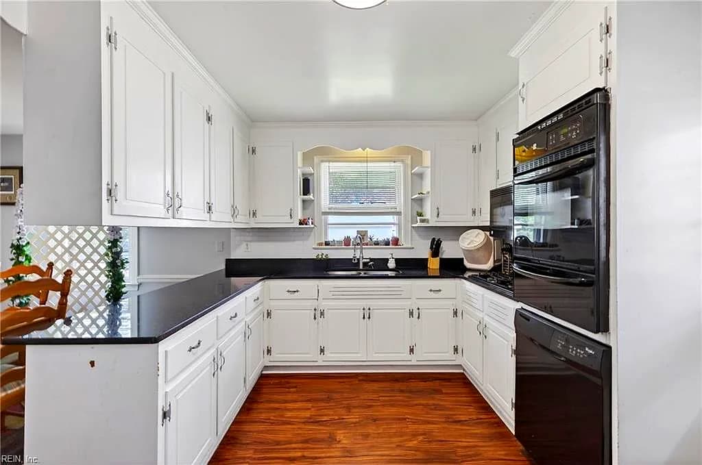 119 Bruce PL, PORTSMOUTH VA 23707 - Main photo