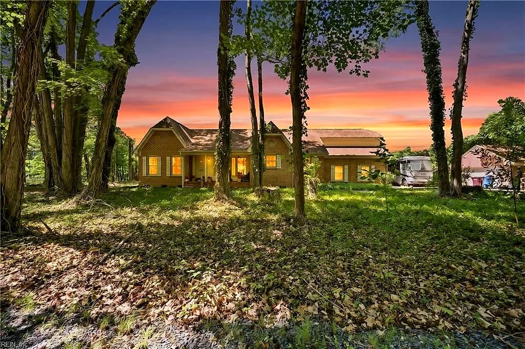 645 Ravenwoods DR, CHESAPEAKE VA 23322 - Main photo
