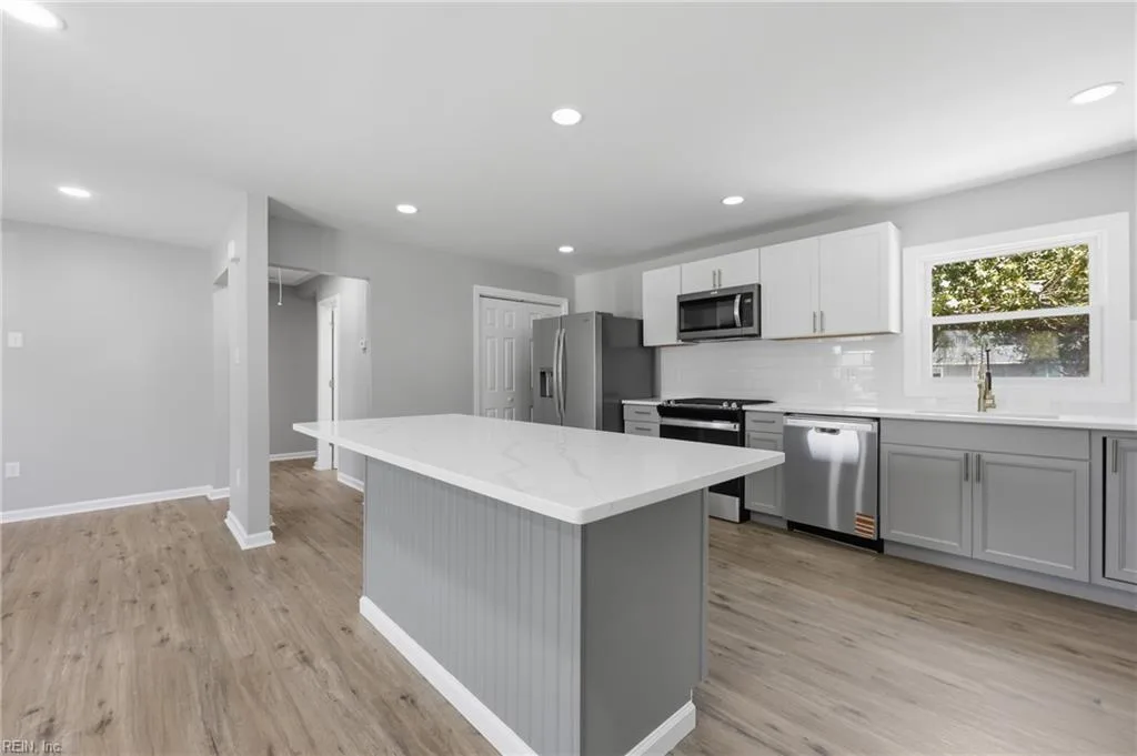 3 Beechwood RD, HAMPTON VA 23666 thumb 12