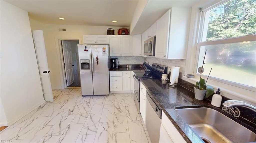 729 Pocahontas PL, HAMPTON VA 23661 thumb 6