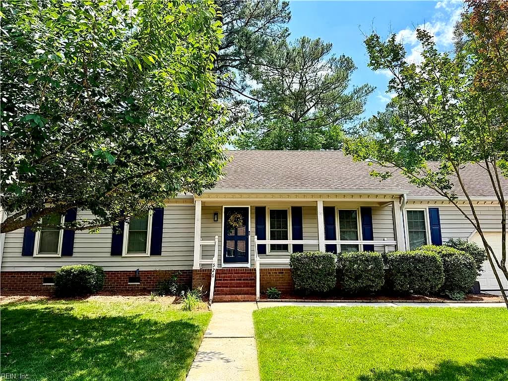 526 Wittington DR, CHESAPEAKE VA 23322 - Photo 2
