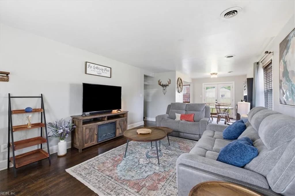 4901 Hatton Point RD, PORTSMOUTH VA 23703 - Main photo