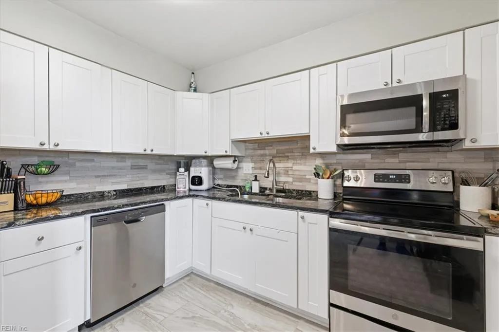 4901 Hatton Point RD, PORTSMOUTH VA 23703 thumb 12