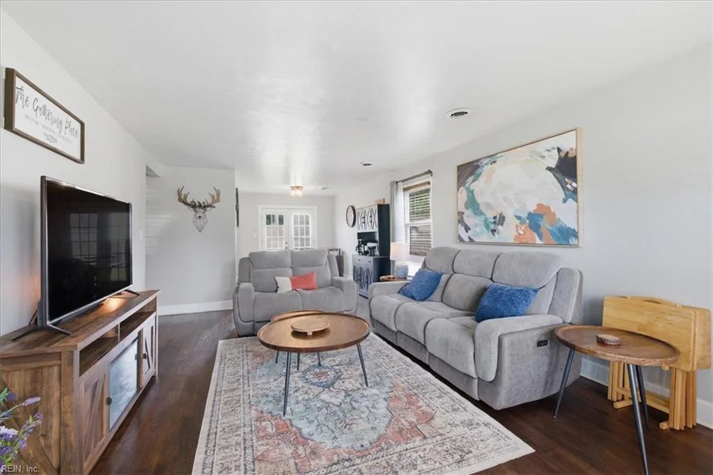 4901 Hatton Point RD, PORTSMOUTH VA 23703 - Photo 5