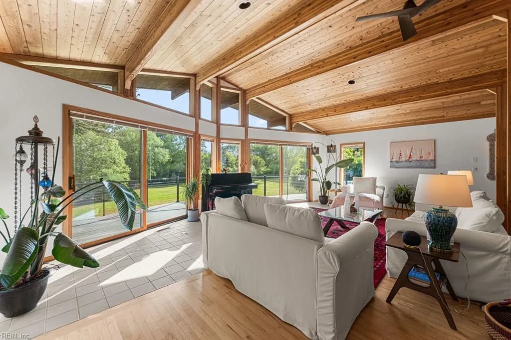 6078 Harmantown RD, MACHIPONGO VA 23405 - Photo 4