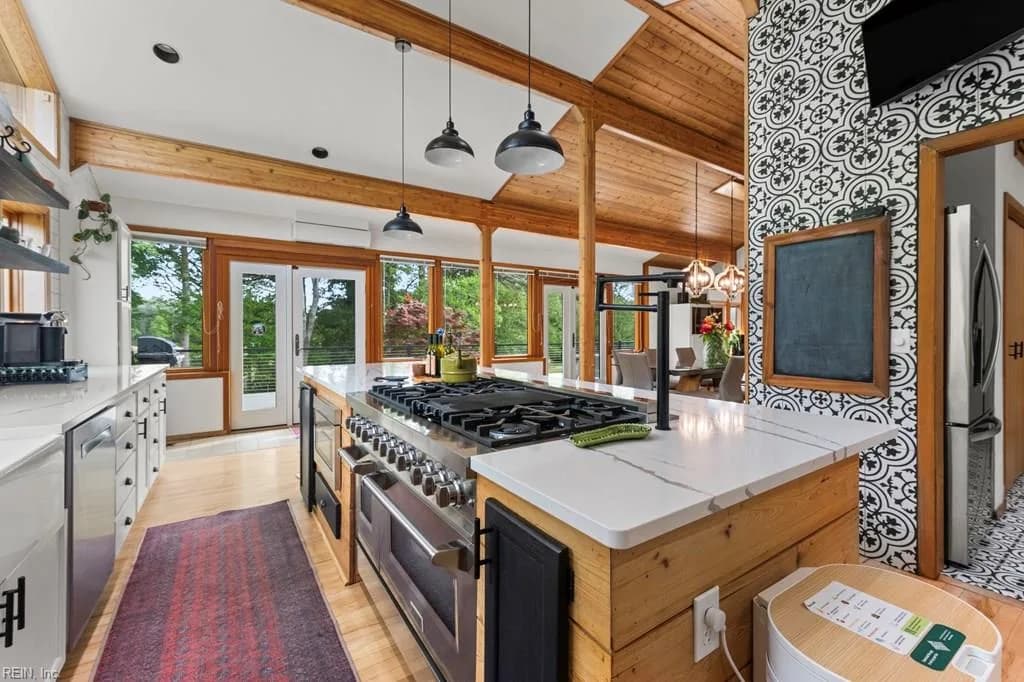 6078 Harmantown RD, MACHIPONGO VA 23405 thumb 9