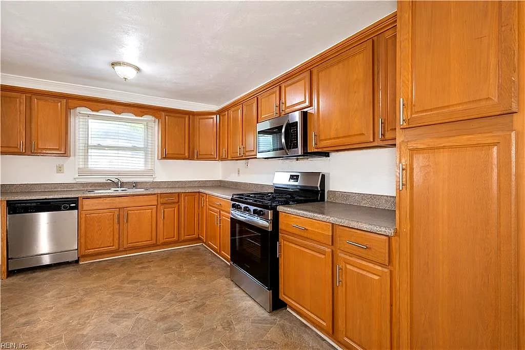 480 Richneck RD, NEWPORT NEWS VA 23608 - Photo 4