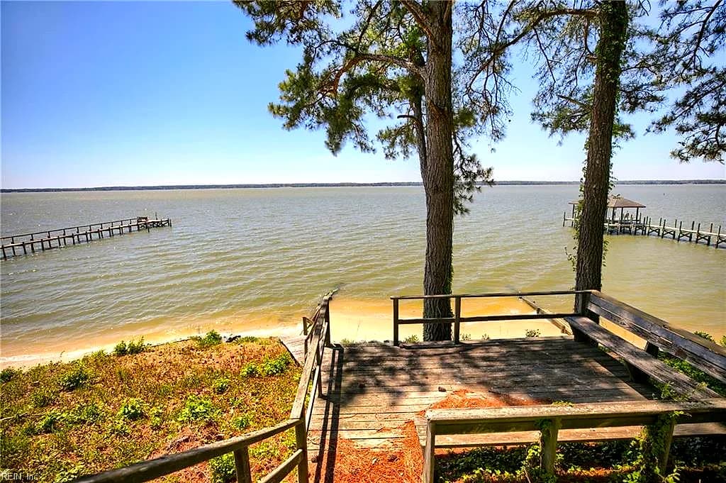 5508 York Haven LN, GLOUCESTER VA 23061 - Photo 3