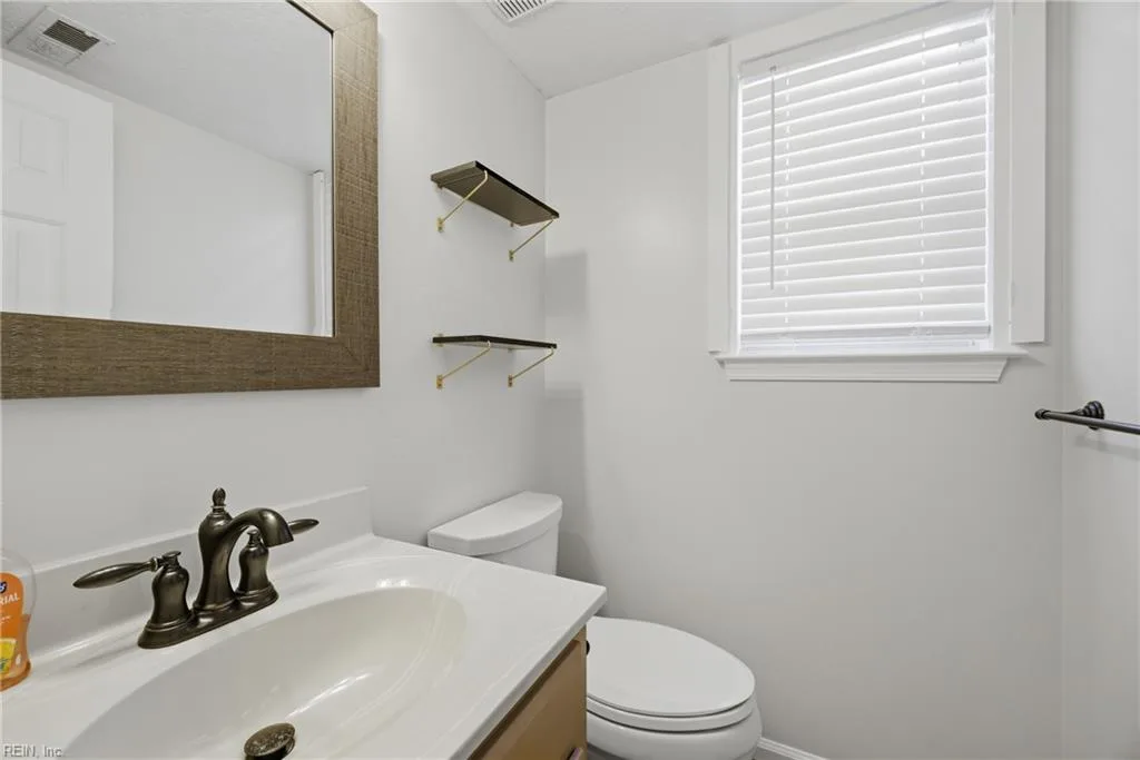 2 Compton CT, HAMPTON VA 23666 thumb 11