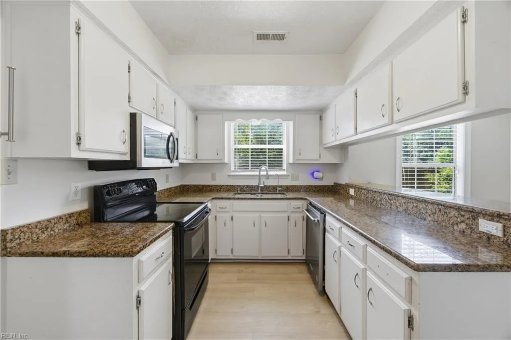 2 Compton CT, HAMPTON VA 23666 thumb 10