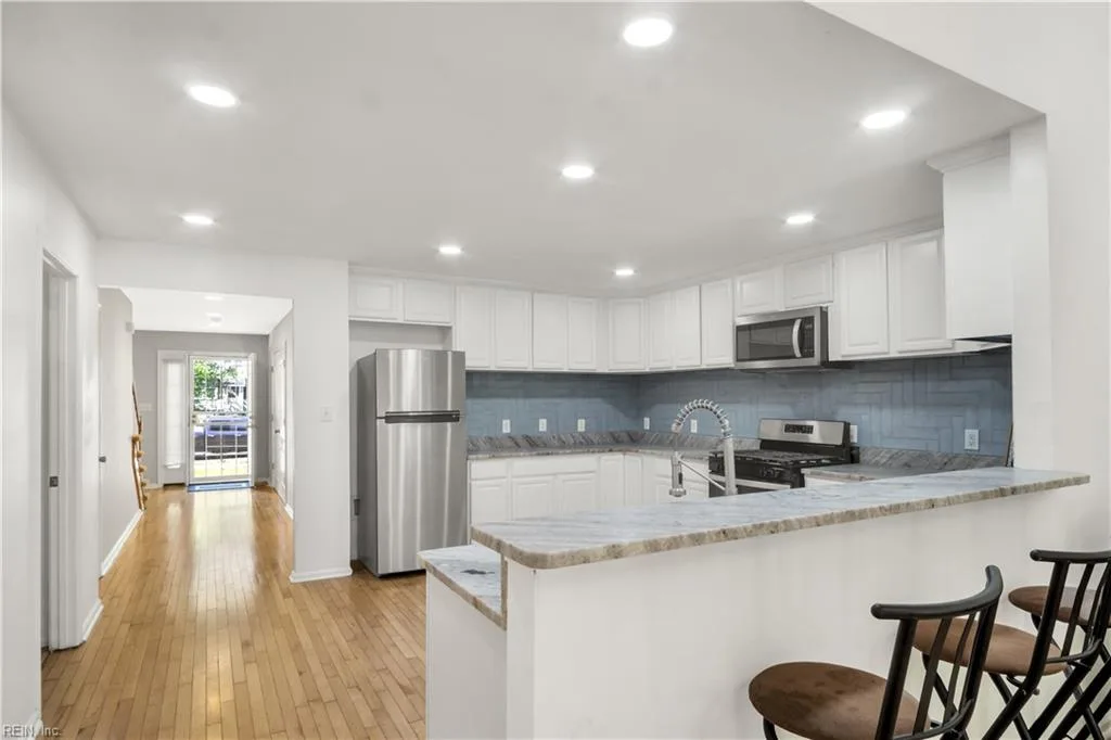 302 Lasalle AVE, HAMPTON VA 23661 thumb 7