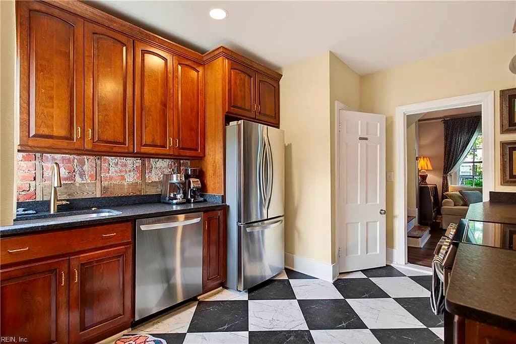 203 Hurley AVE, NEWPORT NEWS VA 23601 thumb 11