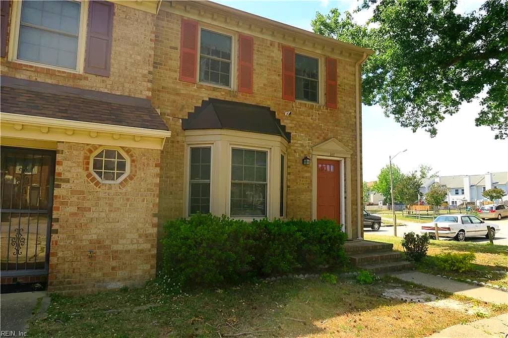 307 Paxford DR, VIRGINIA BEACH VA 23462 - Main photo