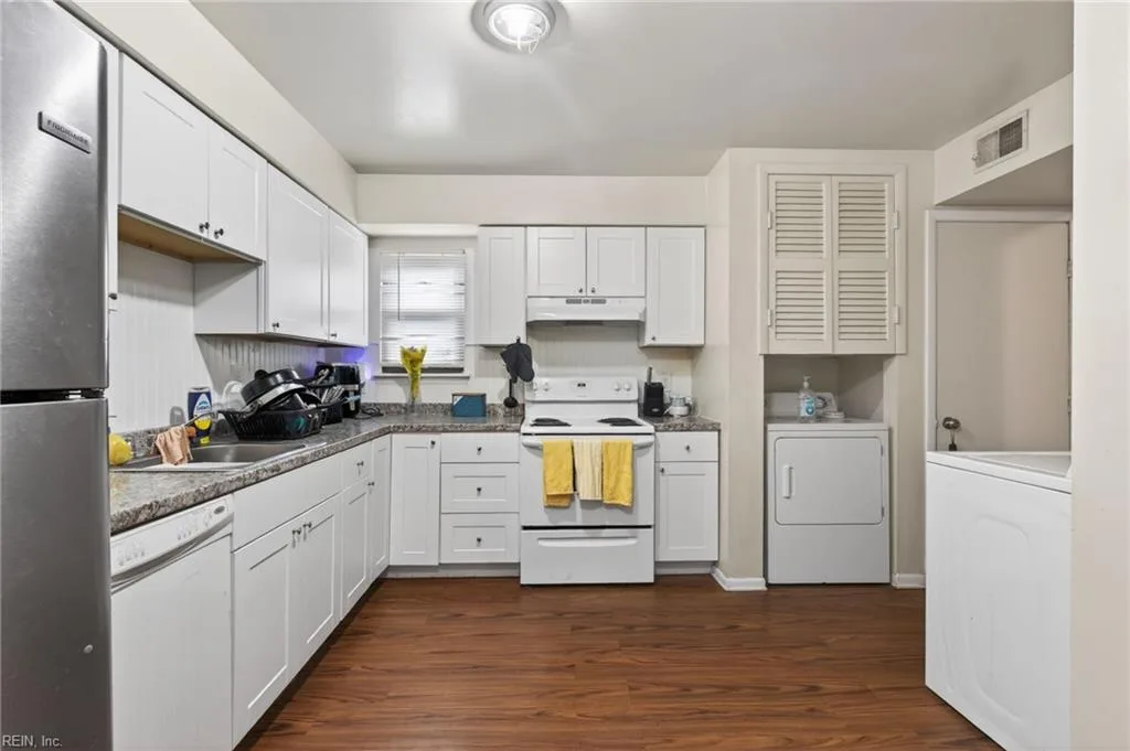 1437 Longdale DR, NORFOLK VA 23513 thumb 11