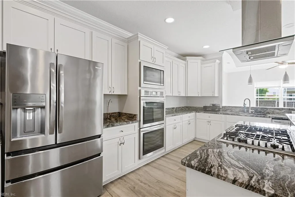 964 N King ST, HAMPTON VA 23669 - Photo 3