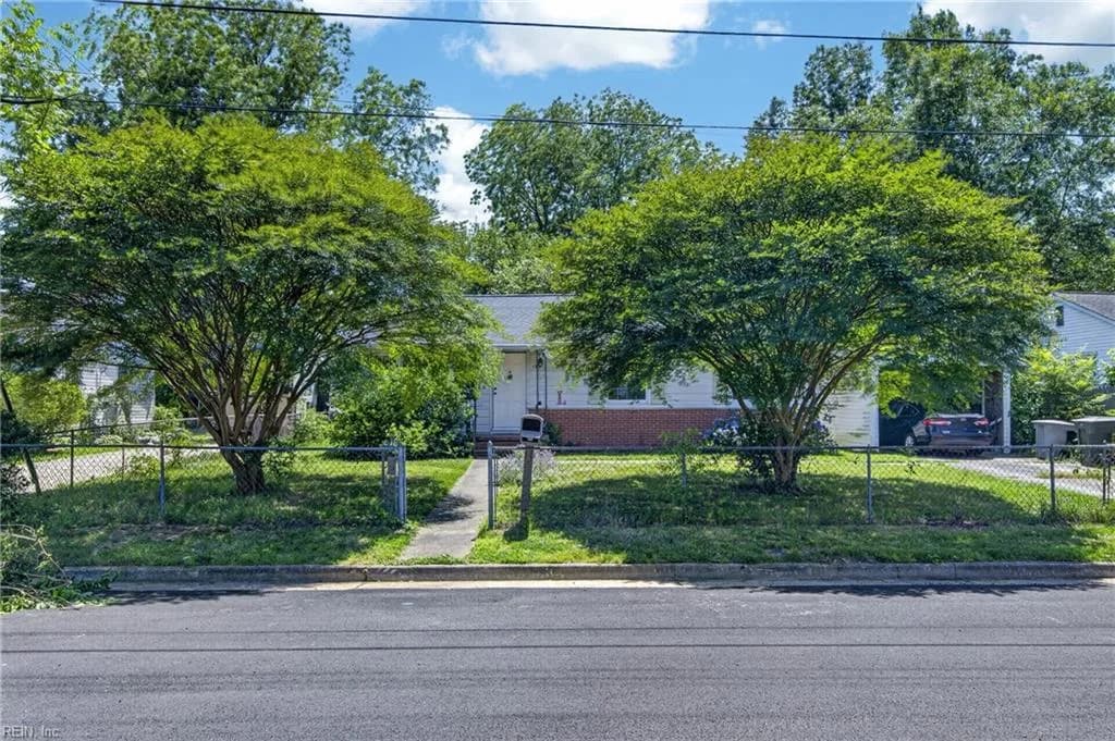 185 Findley SQ, HAMPTON VA 23666 - Photo 2