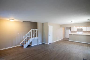 616 Ridge CIR, CHESAPEAKE VA 23320 thumb 4
