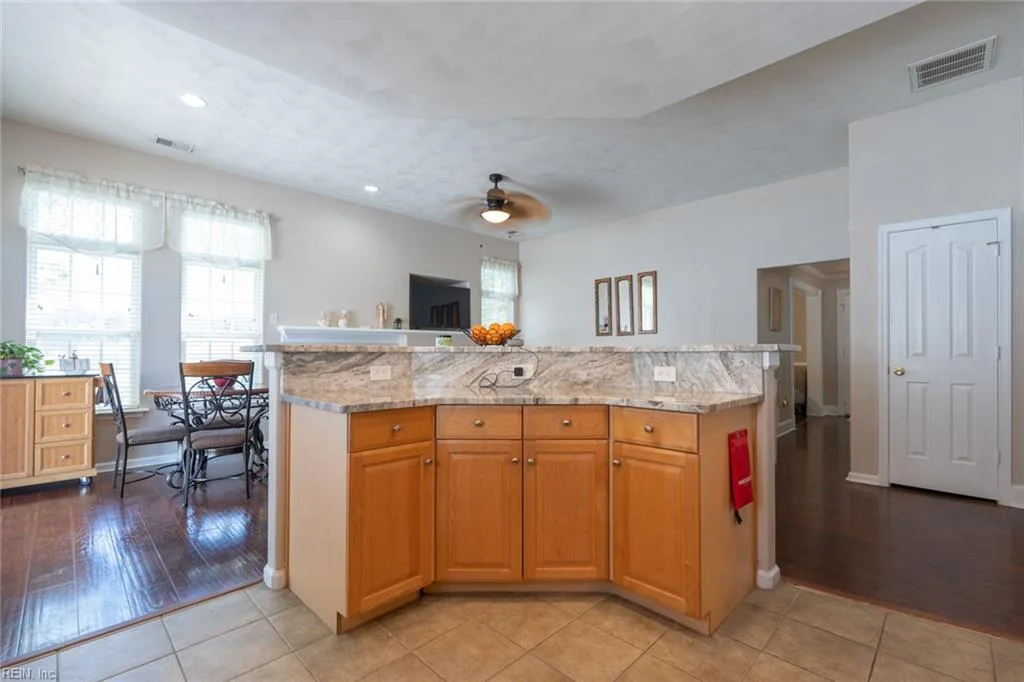 808 Monroe CT, CHESAPEAKE VA 23320 thumb 12