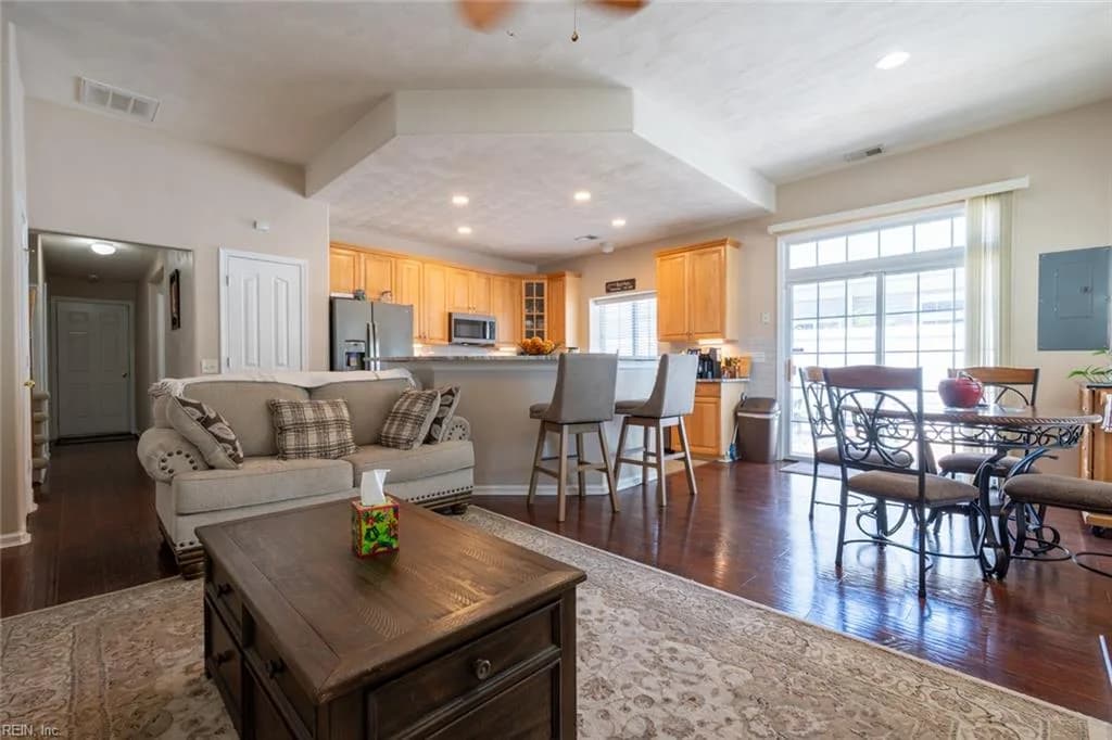 808 Monroe CT, CHESAPEAKE VA 23320 thumb 8