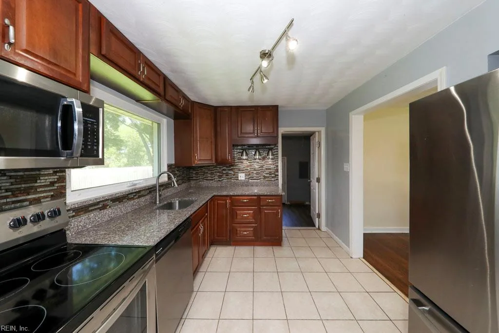 8033 Tarpon PL, NORFOLK VA 23518 thumb 11