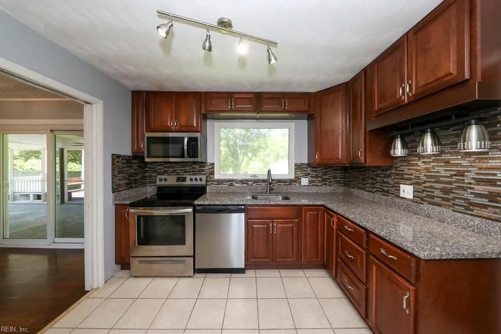 8033 Tarpon PL, NORFOLK VA 23518 thumb 12