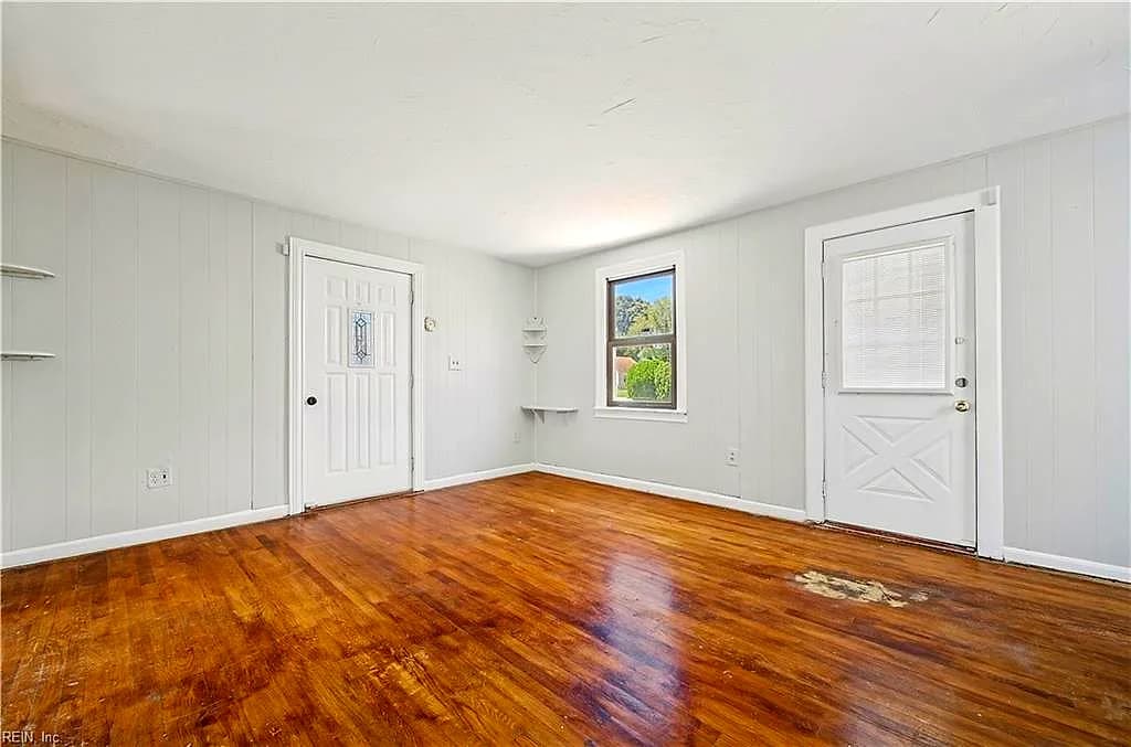843 15th ST, NEWPORT NEWS VA 23607 - Photo 3