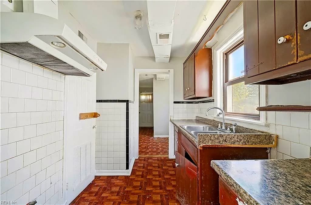 843 15th ST, NEWPORT NEWS VA 23607 - Photo 5