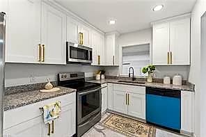 404 Eisenhower CIR, PORTSMOUTH VA 23701 thumb 8
