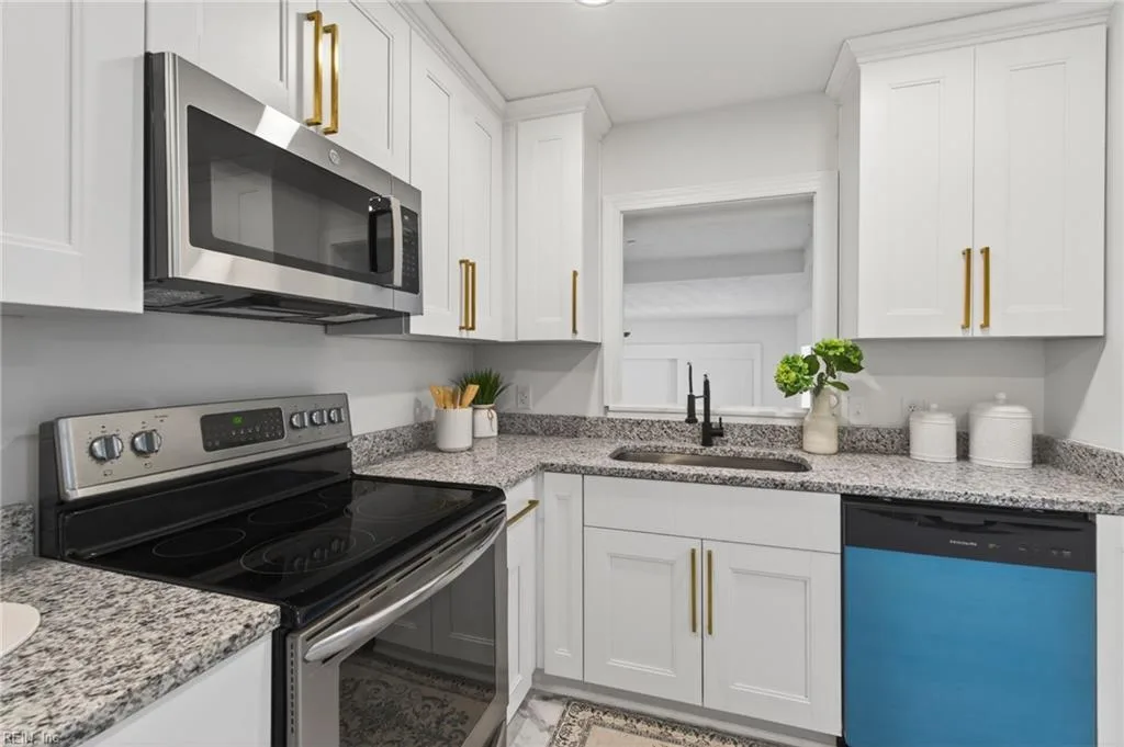 404 Eisenhower CIR, PORTSMOUTH VA 23701 thumb 10