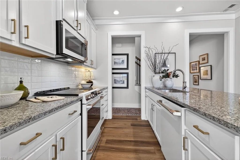 1006 Gadsby LN, WILLIAMSBURG VA 23185 thumb 12
