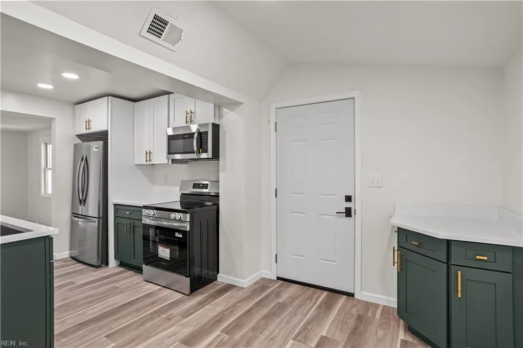 9 Pollux CIR, PORTSMOUTH VA 23701 thumb 7