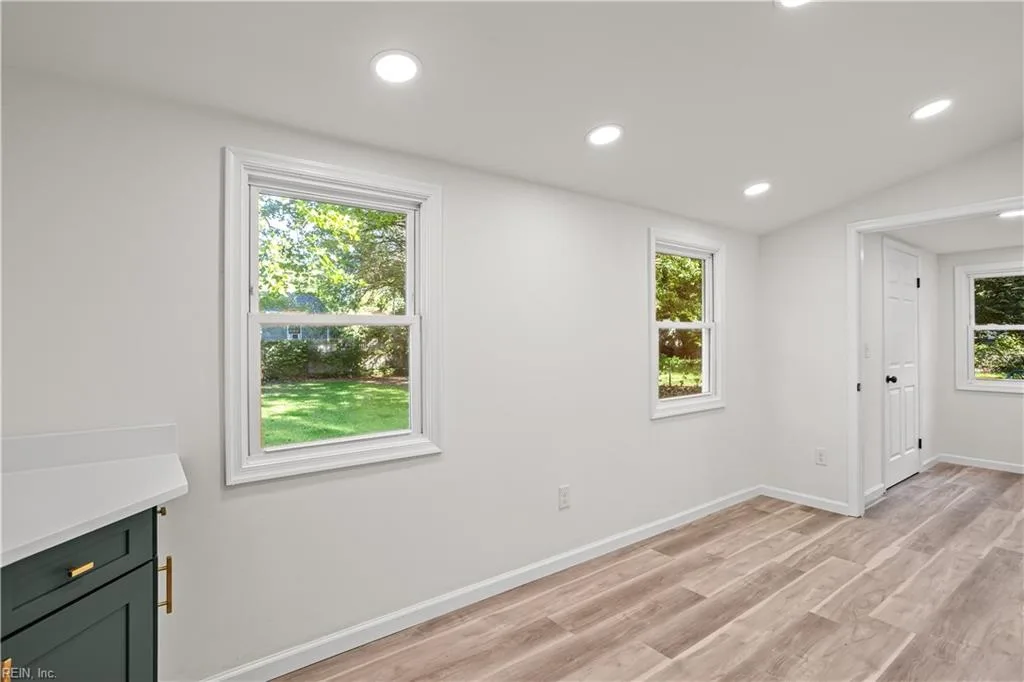 9 Pollux CIR, PORTSMOUTH VA 23701 thumb 9
