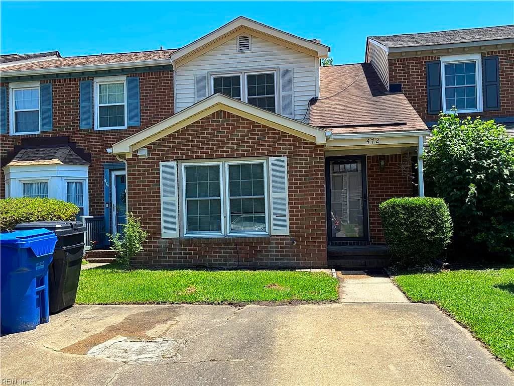 472 Falling LN, VIRGINIA BEACH VA 23454 - Main photo