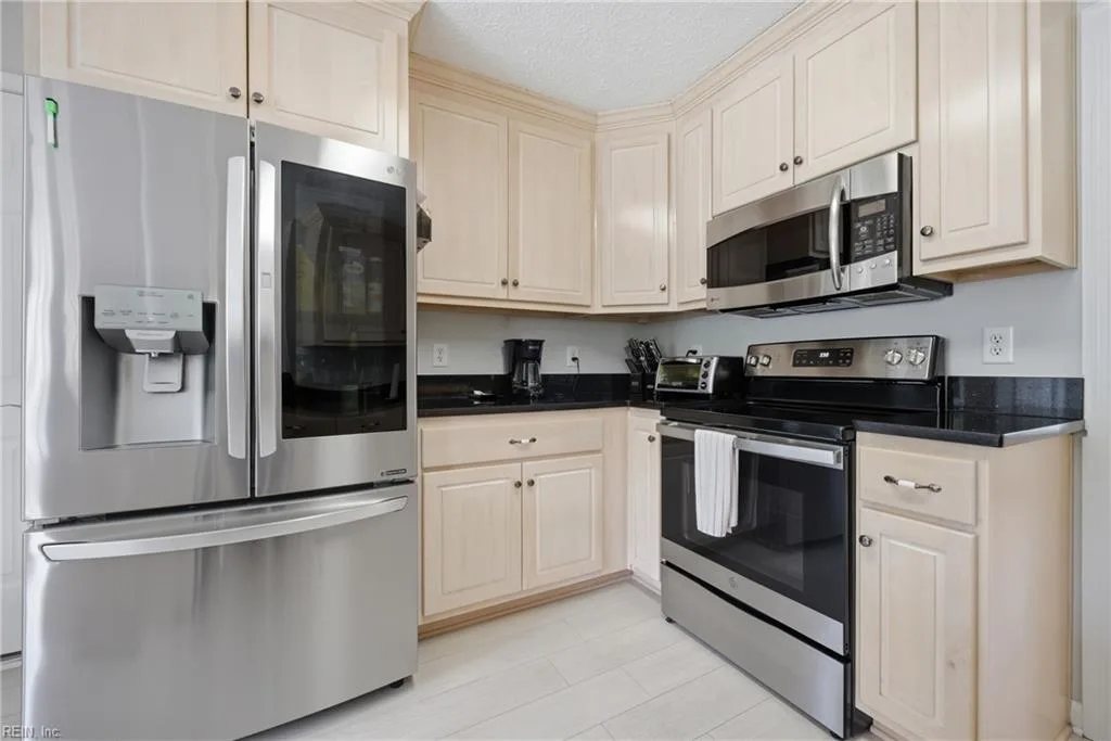 103 Jessica DR, YORKTOWN VA 23693 thumb 9