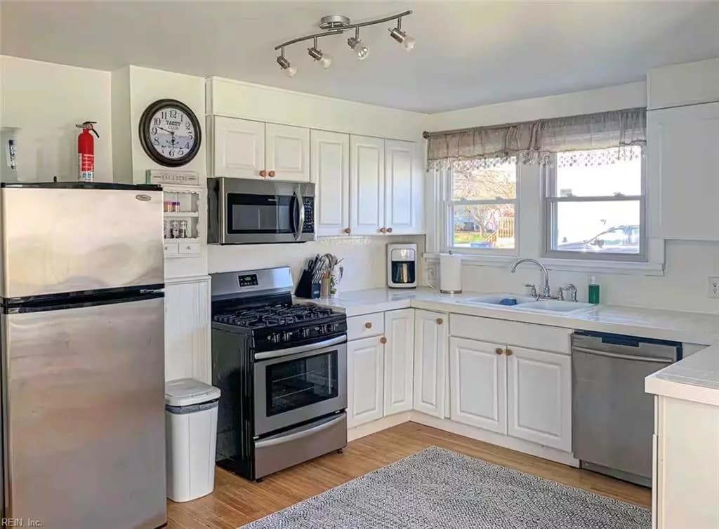 637 Madison AVE, CAPE CHARLES VA 23310 - Photo 3