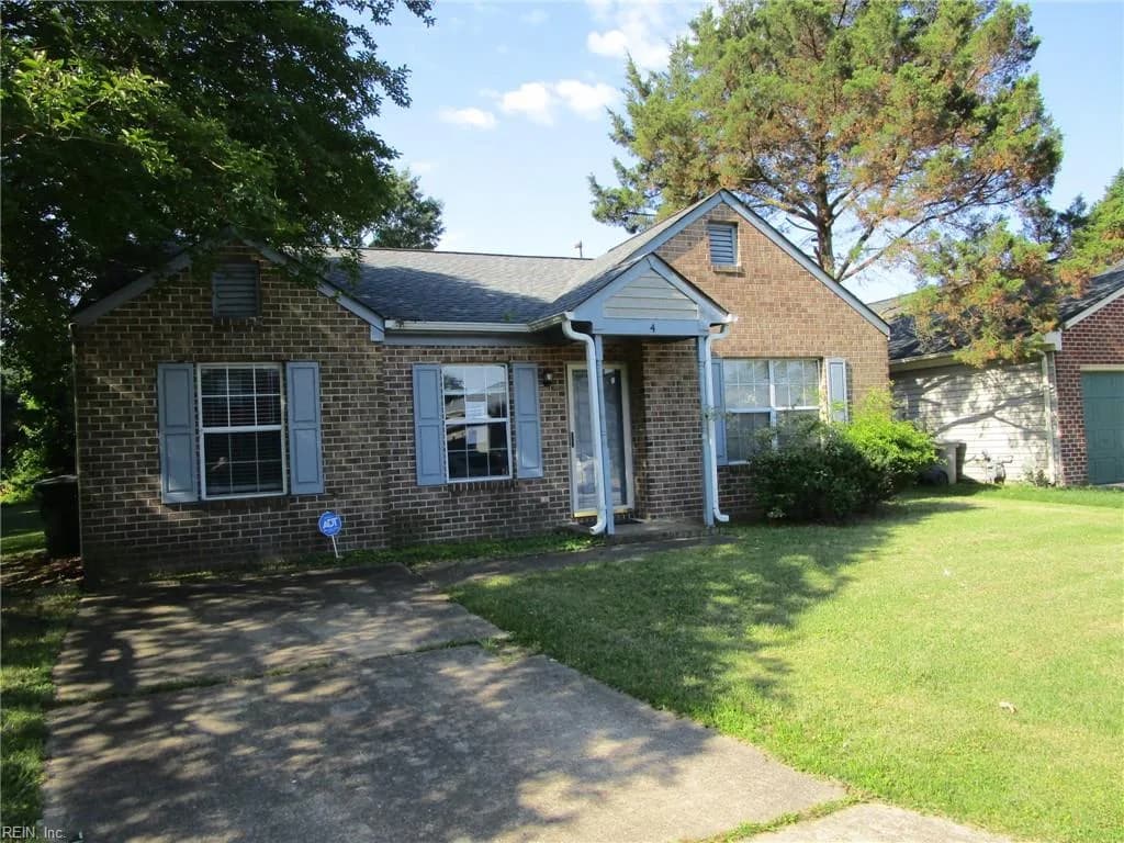 4 Roy CT, HAMPTON VA 23666 - Main photo